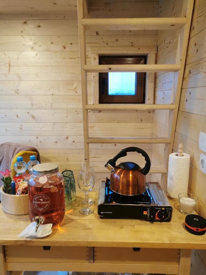 Treehome Tinyhouse Střítež Εξωτερικό φωτογραφία